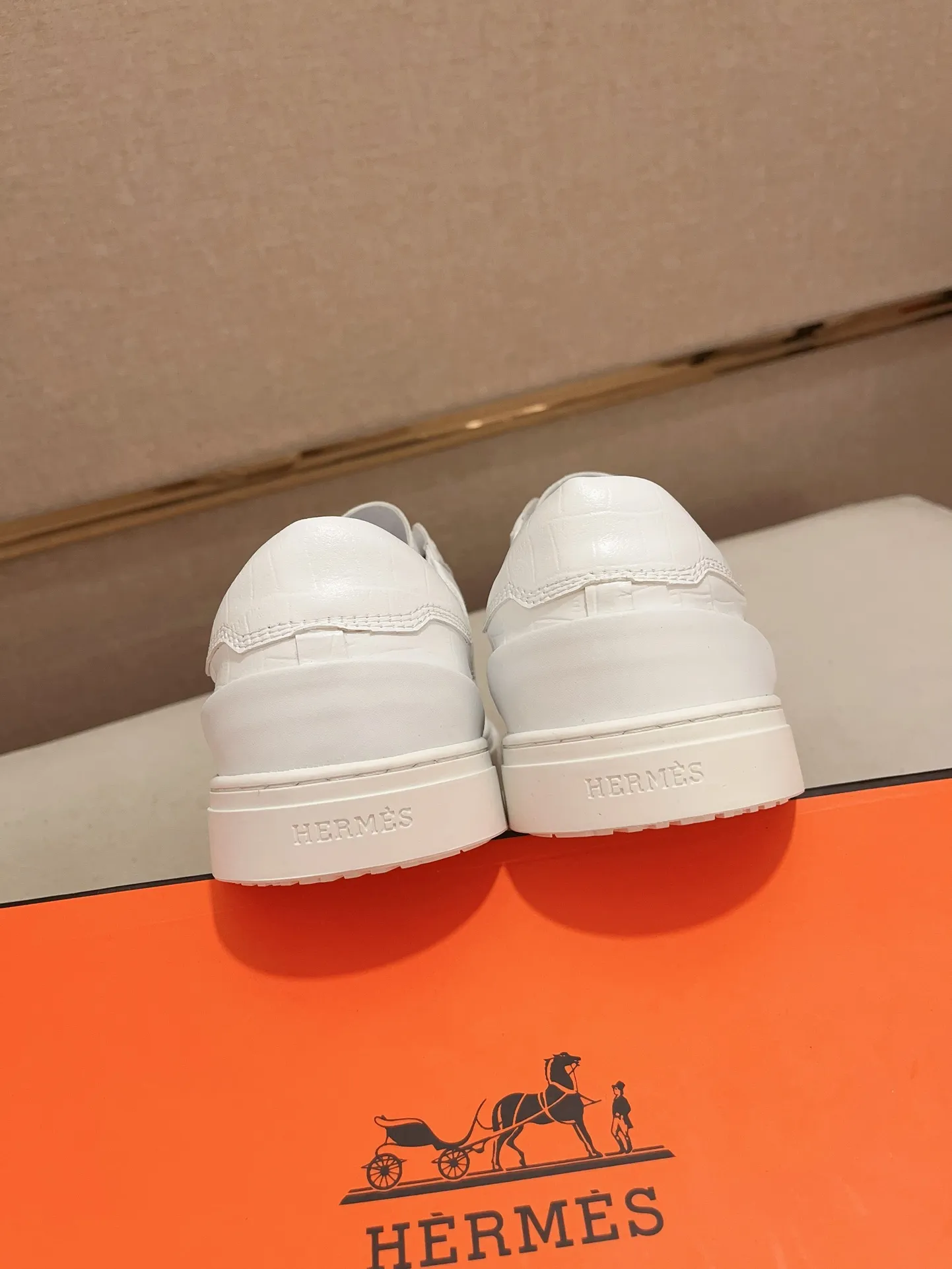 Men's clothing and shoes💰: 400💰《HERMES》【Classic Original Version】Hermès; Top 🔝 Purchasing Agency 🔍🔍Men's latest 🇺🇸 counter sales simultaneously, original ▲▲cowhide imported from Italy ▲▲Exquisite workmanship (Italian 🇮🇹Imported water-dyed 🐂cowhide lining) sole: original sole provided by the original factory, ⚠️exclusive double-layer activity·TPR·rubber·combined molded outsole; Code number: 38-44 (45/46 can be customized, non-refundable)